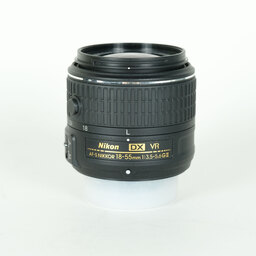 Nikon AF-S DX NIKKOR 18-55mm f3.5-5.6G VR II Nikon AF-S DX NIKKOR 18-55mm f3.5-5.6G VR II