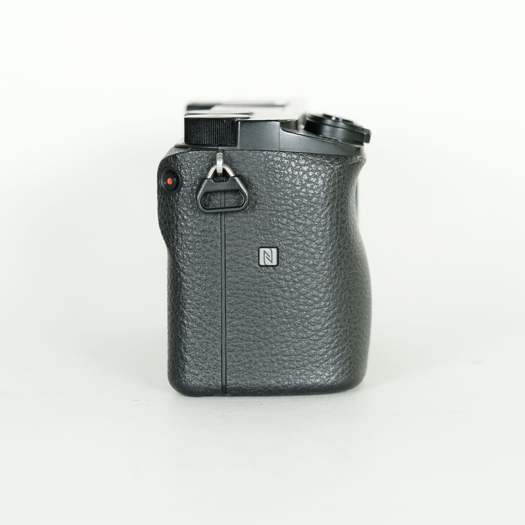 SONY α6100（ILCE-6100）