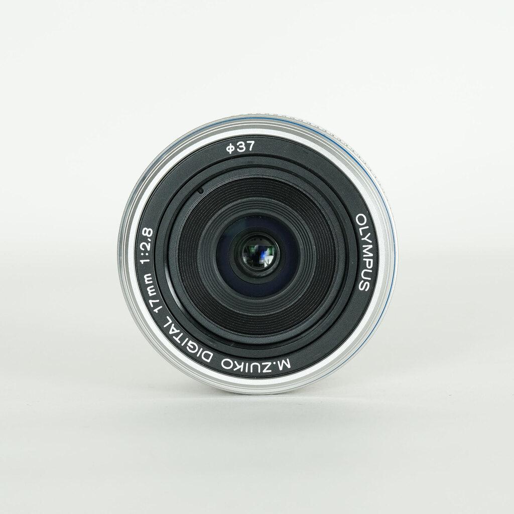 OLYMPUS M.ZUIKO DIGITAL 17mm F2.8 シルバー