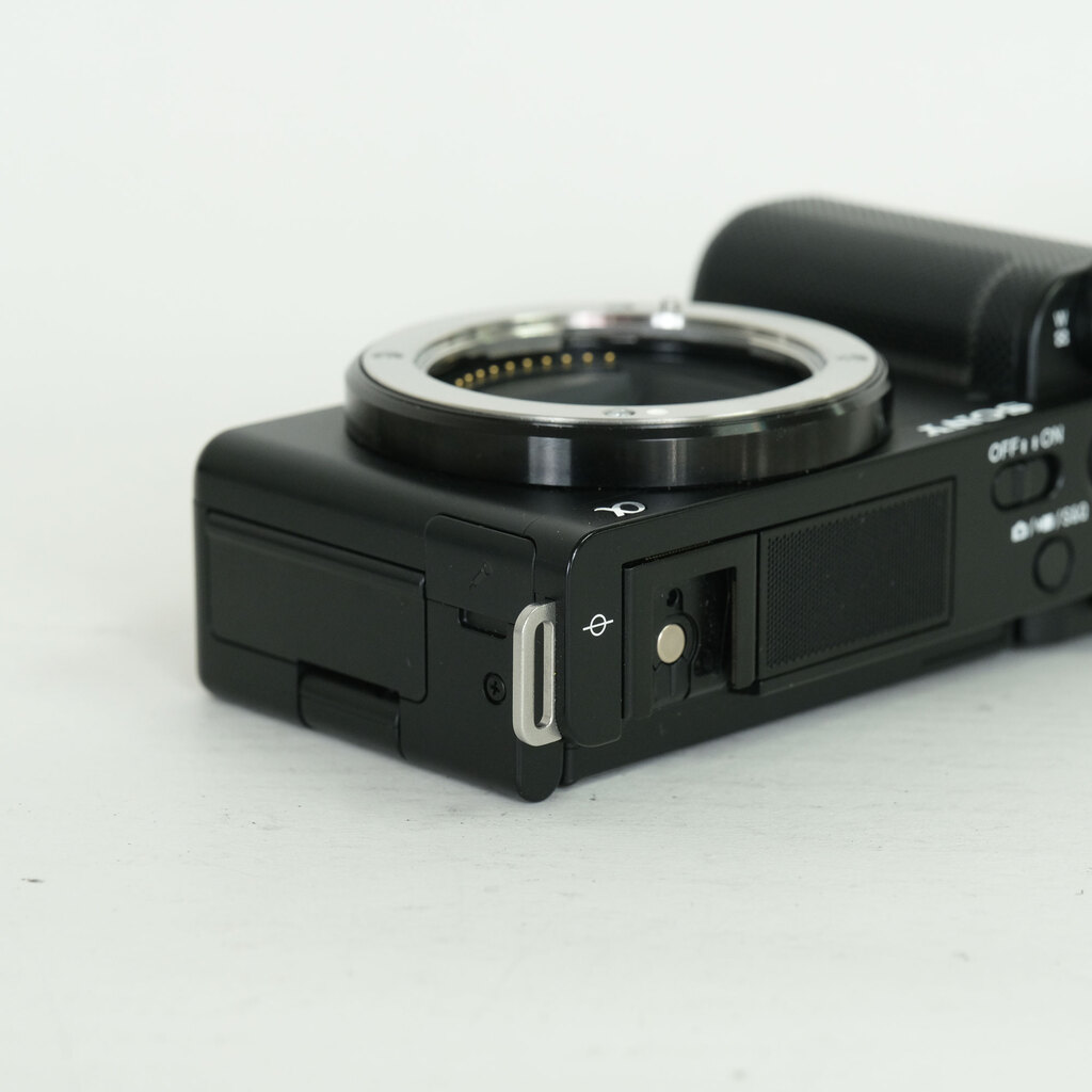 SONY VLOGCAM ZV-E10