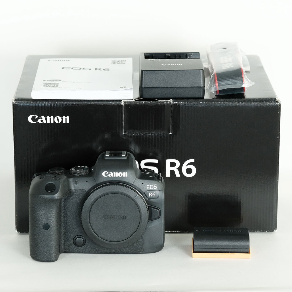 Canon EOS R6 Canon EOS R6