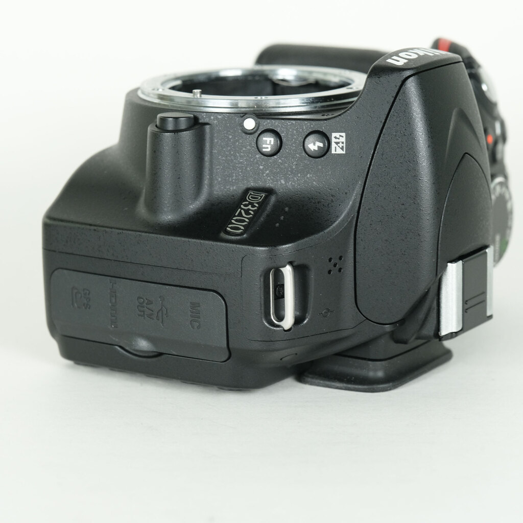 Nikon D3200ボディ ブラックの出品 | ONE SCENE（ワンシーン）