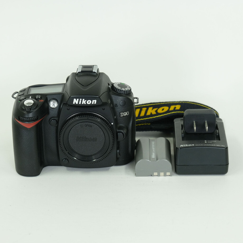 Nikon D90 ボディ