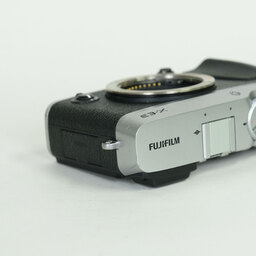 FUJIFILM X-E3