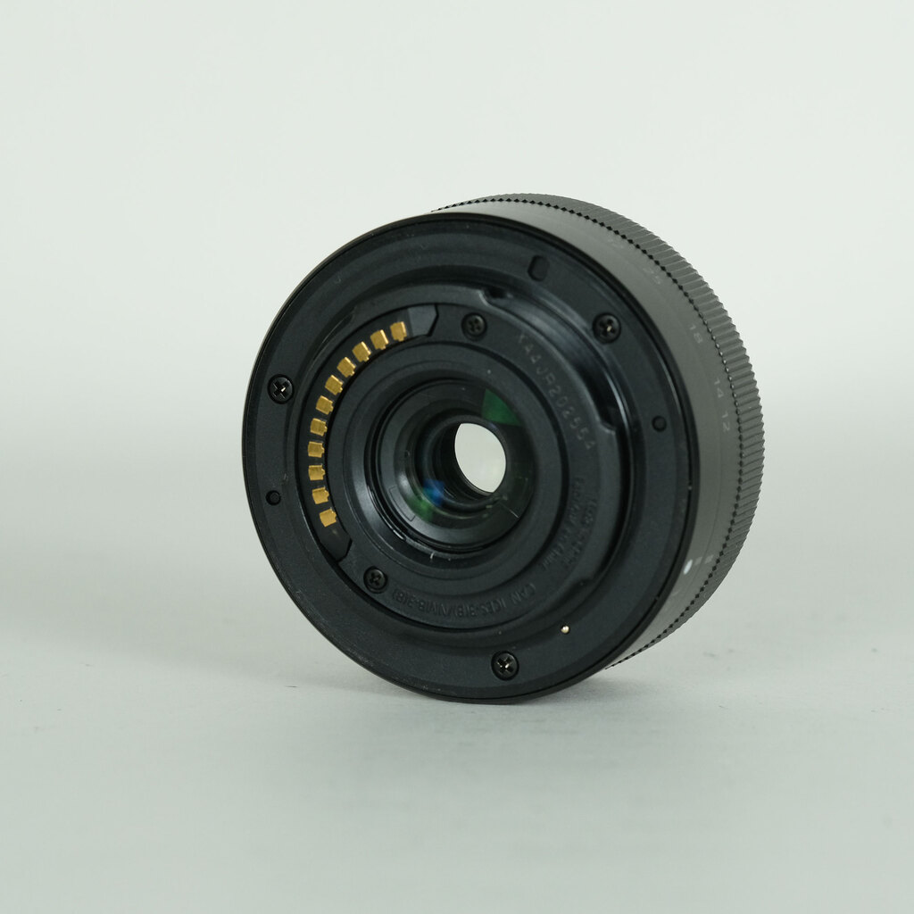 Panasonic LUMIX G VARIO 12-32mm / F3.5-5.6 ASPH. / MEGA O.I.S.の