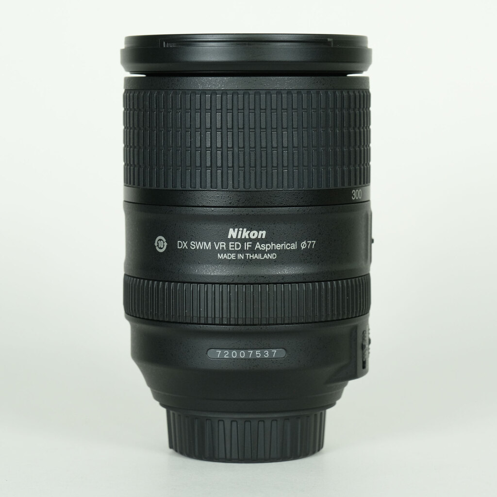 Nikon AF-S DX NIKKOR 18-300mm F3.5-5.6G ED VR Nikon AF-S DX NIKKOR 18-300mm F3.5-5.6G ED VR