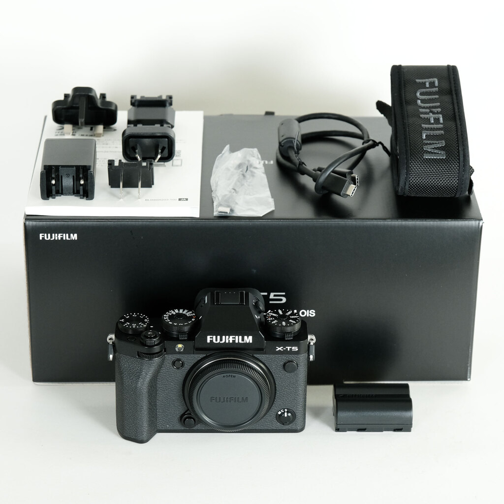 FUJIFILM X-T5