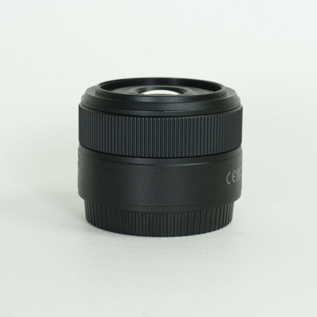 Nikon NIKKOR Z 40mm f/2 Nikon NIKKOR Z 40mm f/2