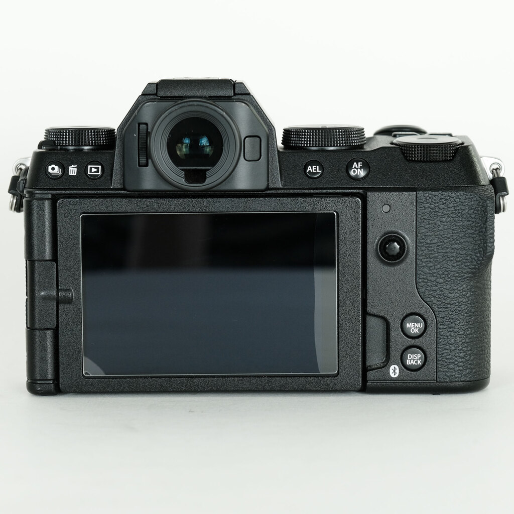 FUJIFILM X-S20