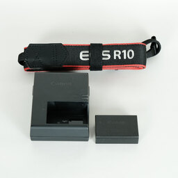 Canon EOS R10