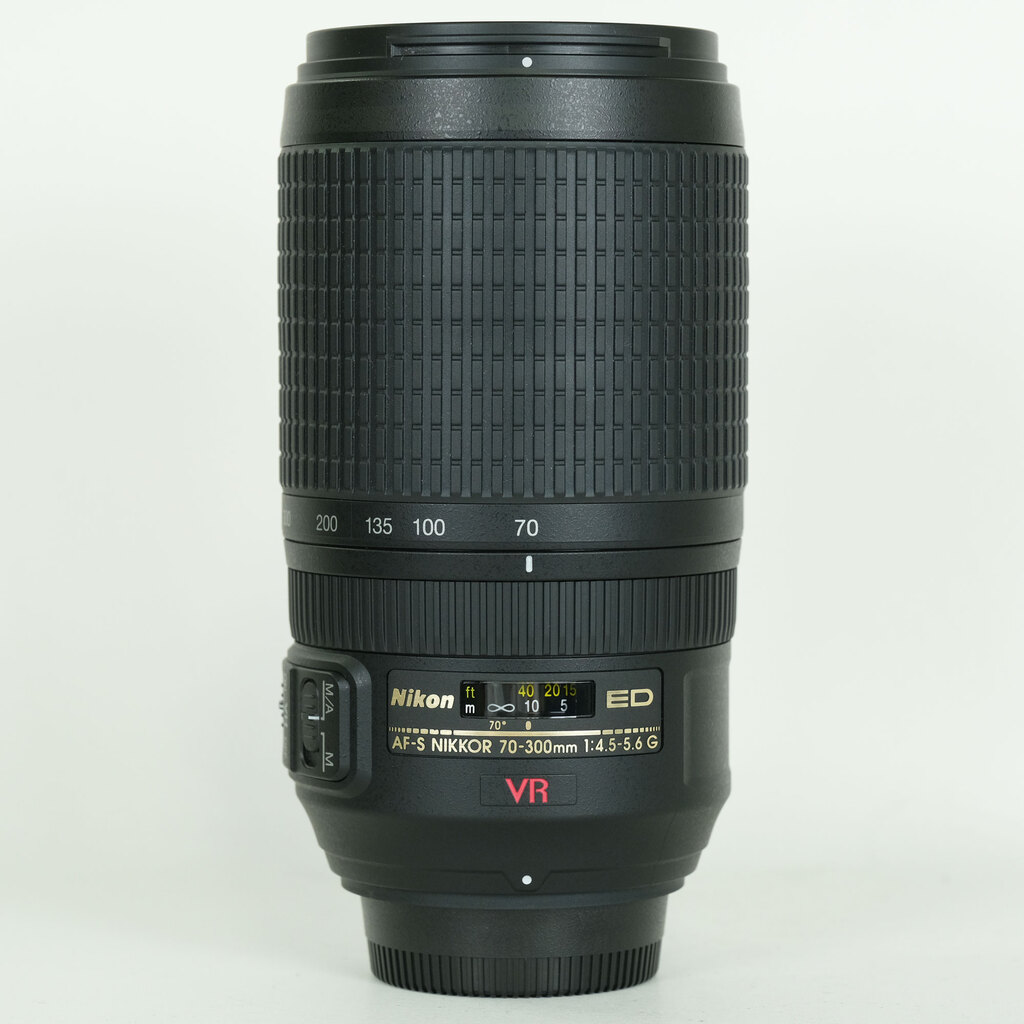 Nikon AF-S VR Zoom-Nikkor 70-300mm F4.5-5.6G IF-ED Nikon AF-S VR Zoom-Nikkor 70-300mm F4.5-5.6G IF-ED