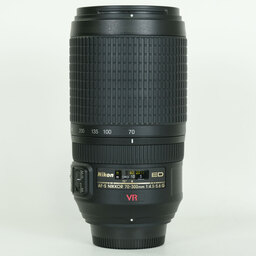 Nikon AF-S VR Zoom-Nikkor 70-300mm F4.5-5.6G IF-ED Nikon AF-S VR Zoom-Nikkor 70-300mm F4.5-5.6G IF-ED
