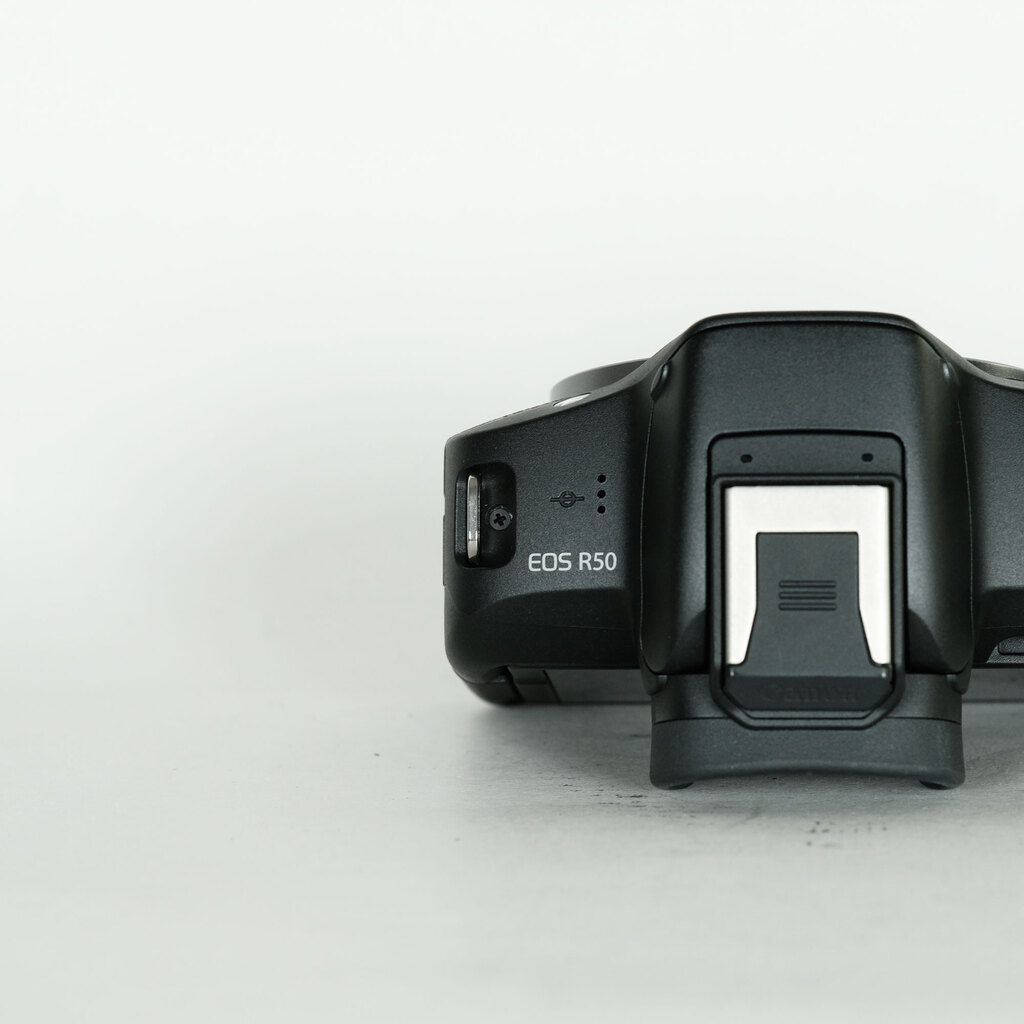 Canon EOS R50