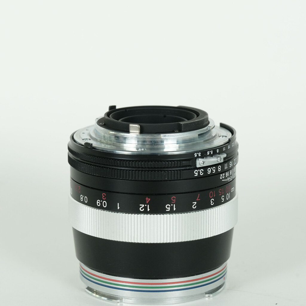 Voigtlander APO-LANTHAR 90mm F3.5 SL (Ai-s) Voigtlander APO-LANTHAR 90mm F3.5 SL (Ai-s)