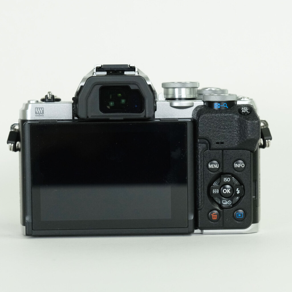 OLYMPUS OM-D E-M10 Mark IV