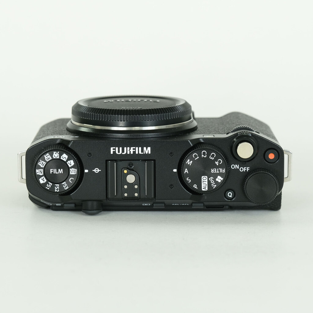 FUJIFILM X-M5