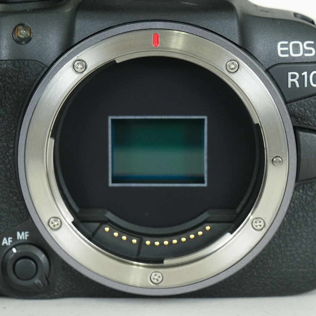 Canon EOS R10