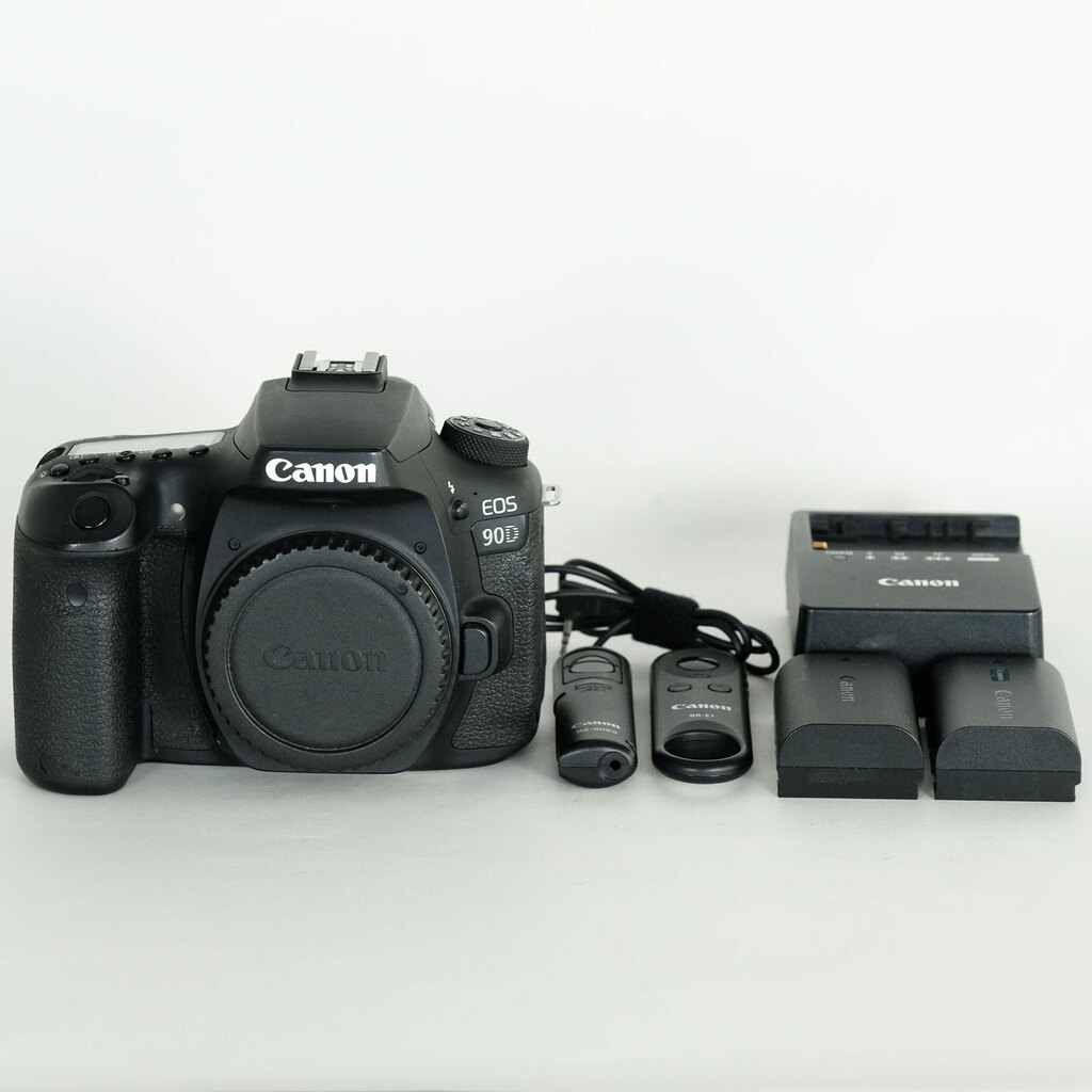 Canon EOS 90D