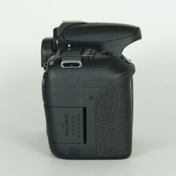 Canon EOS 9000D