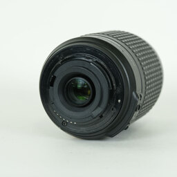 Nikon AF-S DX VR Zoom-Nikkor 55-200mm F4-5.6G IF-ED Nikon AF-S DX VR Zoom-Nikkor 55-200mm F4-5.6G IF-ED