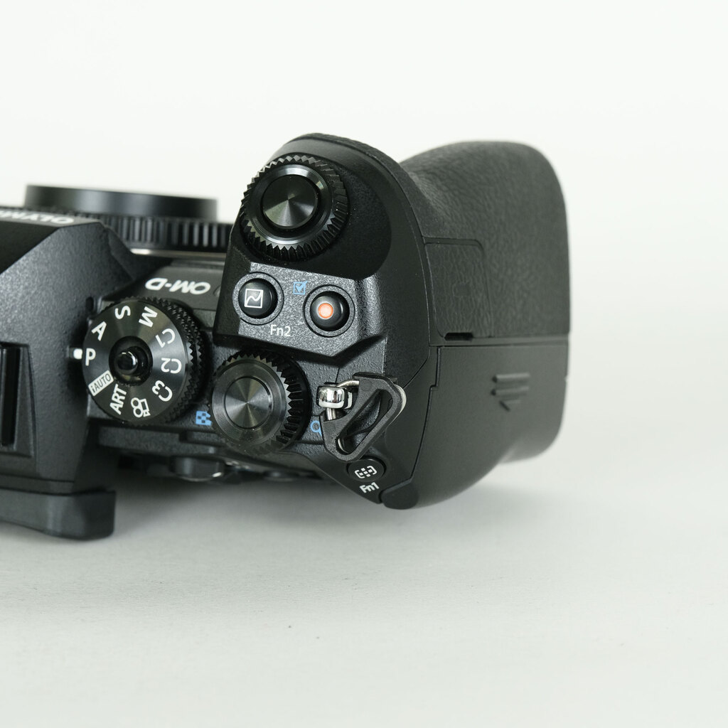 OLYMPUS OM-D E-M1 Mark II