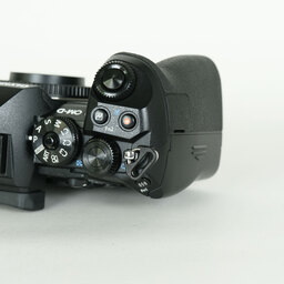 OLYMPUS OM-D E-M1 Mark II