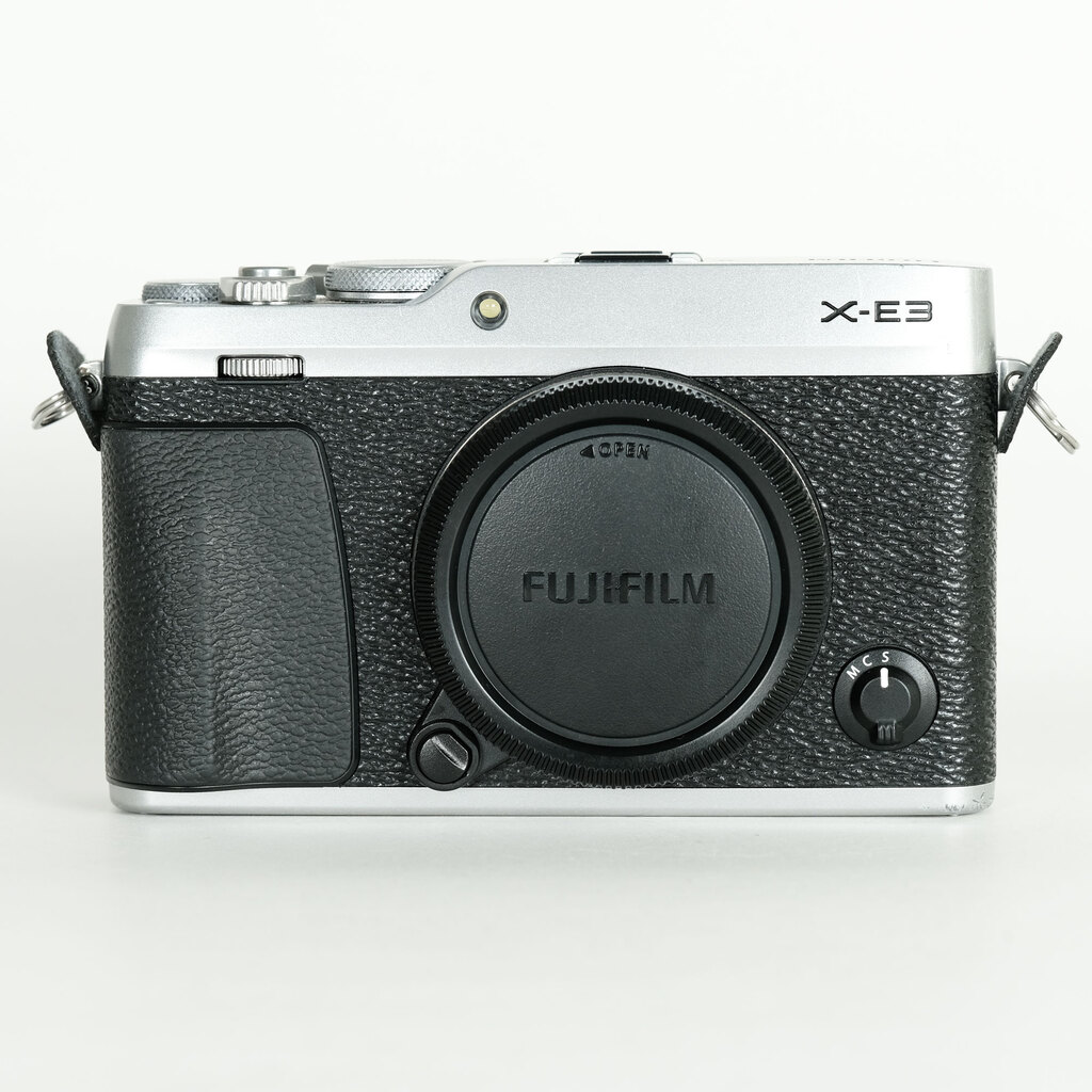 FUJIFILM X-E3
