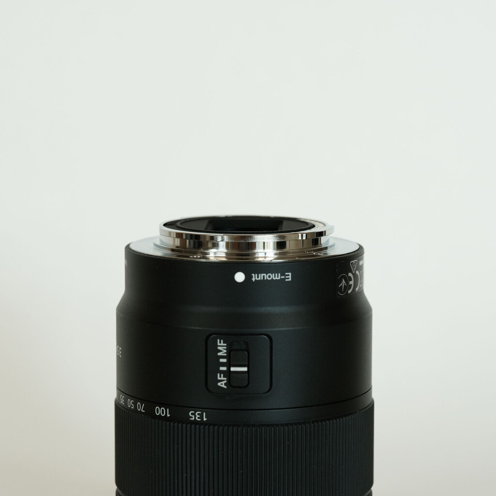 SONY E 18-135mm F3.5-5.6 OSS SEL18135