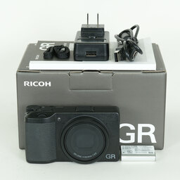 RICOH GR III