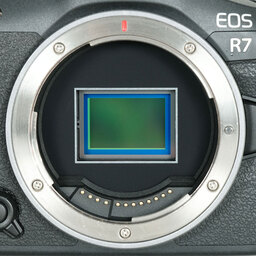 Canon EOS R7
