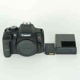 Canon EOS Kiss X8i