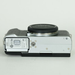 FUJIFILM X-A2 ボディ シルバー
