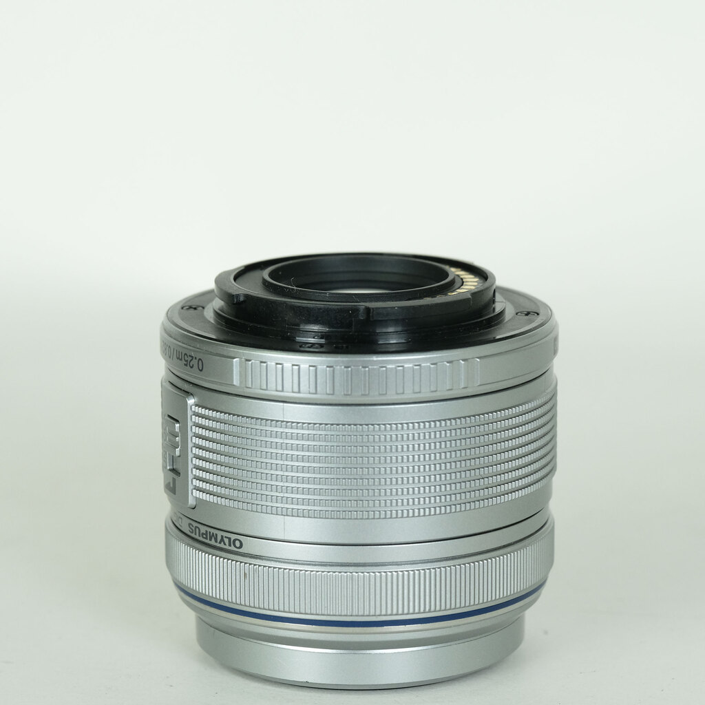 OLYMPUS M.ZUIKO DIGITAL 14-42mm F3.5-5.6IIR シルバー