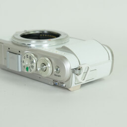 OLYMPUS PEN E-PL9