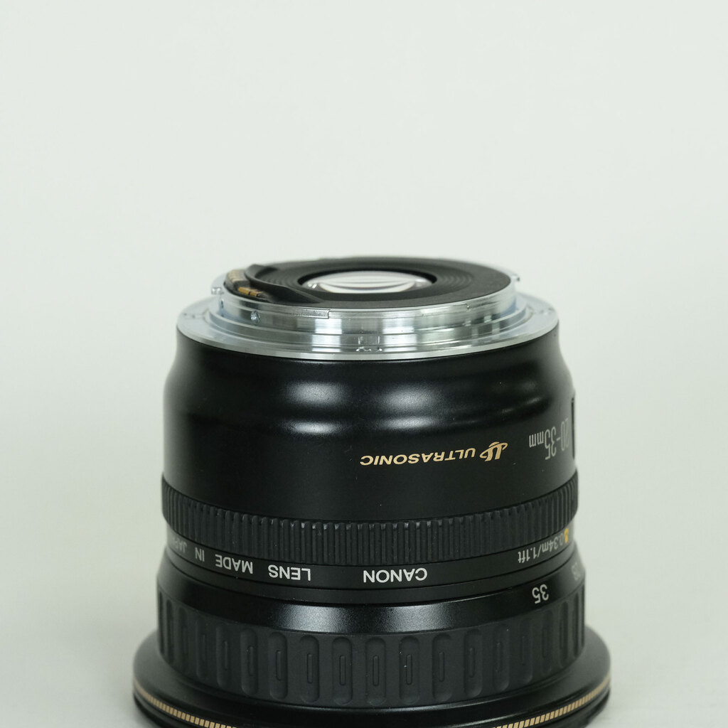 Canon EF20-35mm F3.5-4.5 USM Canon EF20-35mm F3.5-4.5 USM