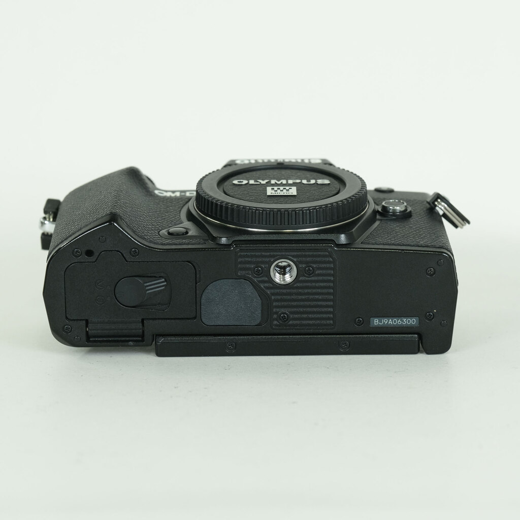 OLYMPUS OM-D E-M5 Mark III