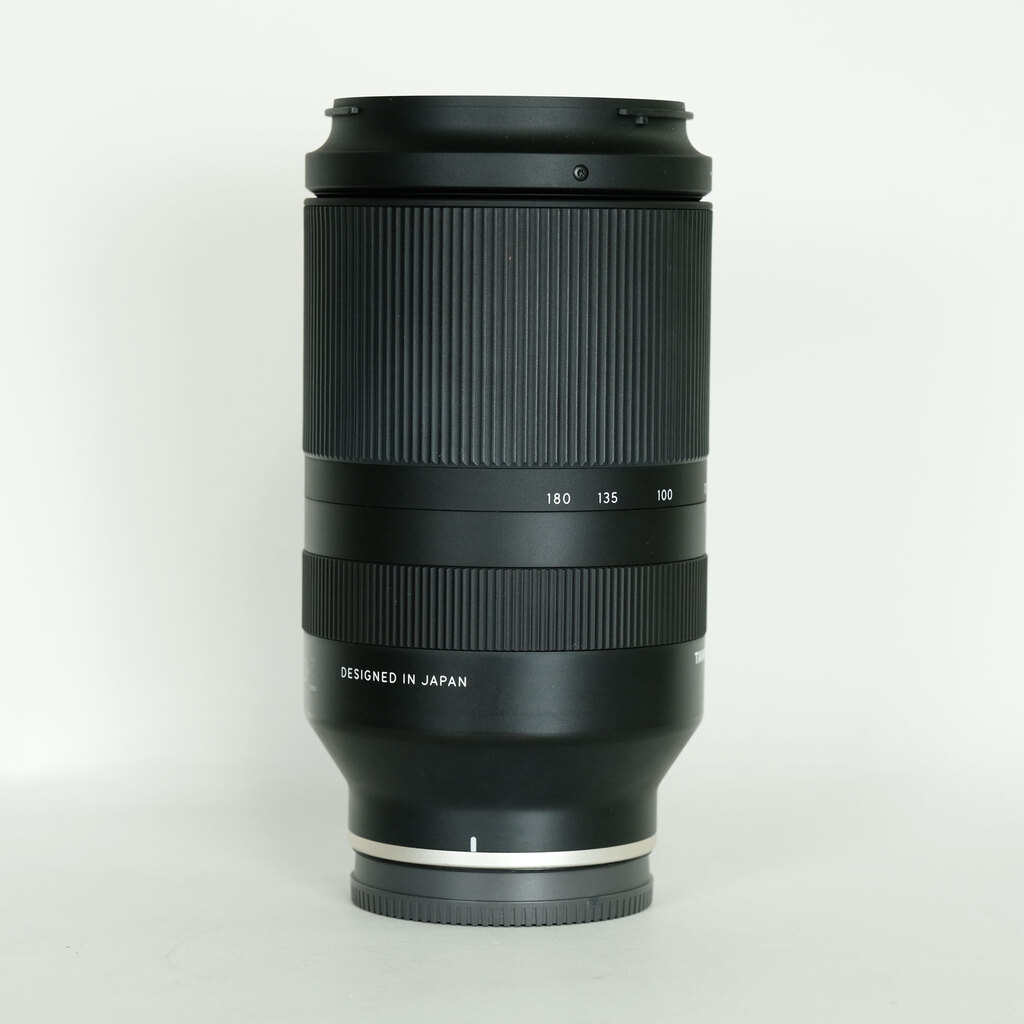 TAMRON 70-180mm F/2.8 Di III VXD (Model A056) [ ソニーE用 ]