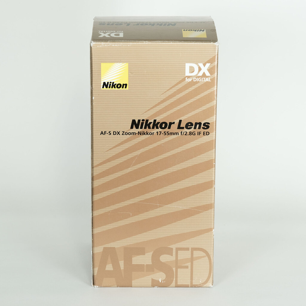 Nikon AF-S DX Zoom-Nikkor 17-55mm f/2.8G IF-ED