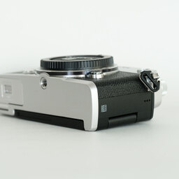 OLYMPUS PEN-F