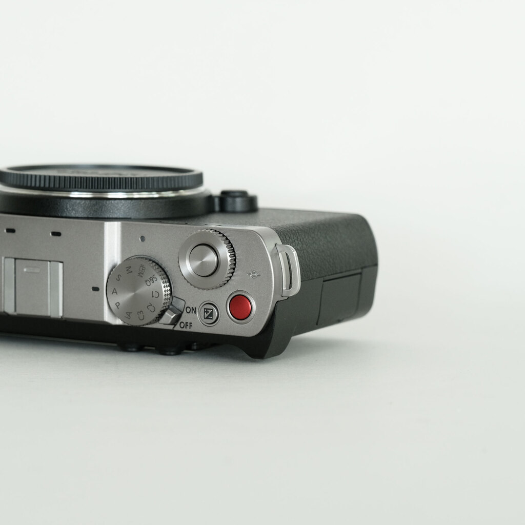 Panasonic LUMIX DC-S9