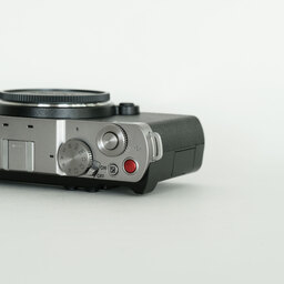 Panasonic LUMIX DC-S9