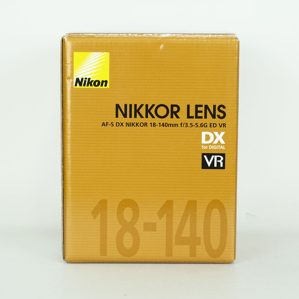 Nikon AF-S DX NIKKOR 18-140mm F3.5-5.6G ED VR Nikon AF-S DX NIKKOR 18-140mm F3.5-5.6G ED VR