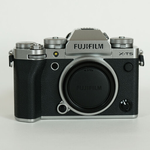 FUJIFILM X-T5