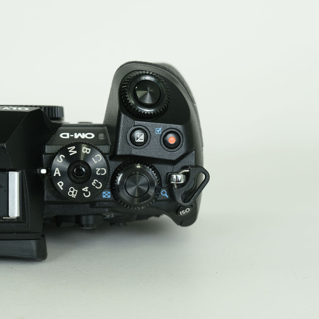 OLYMPUS OM-D E-M1 Mark III