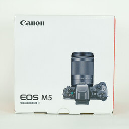 Canon EOS M5