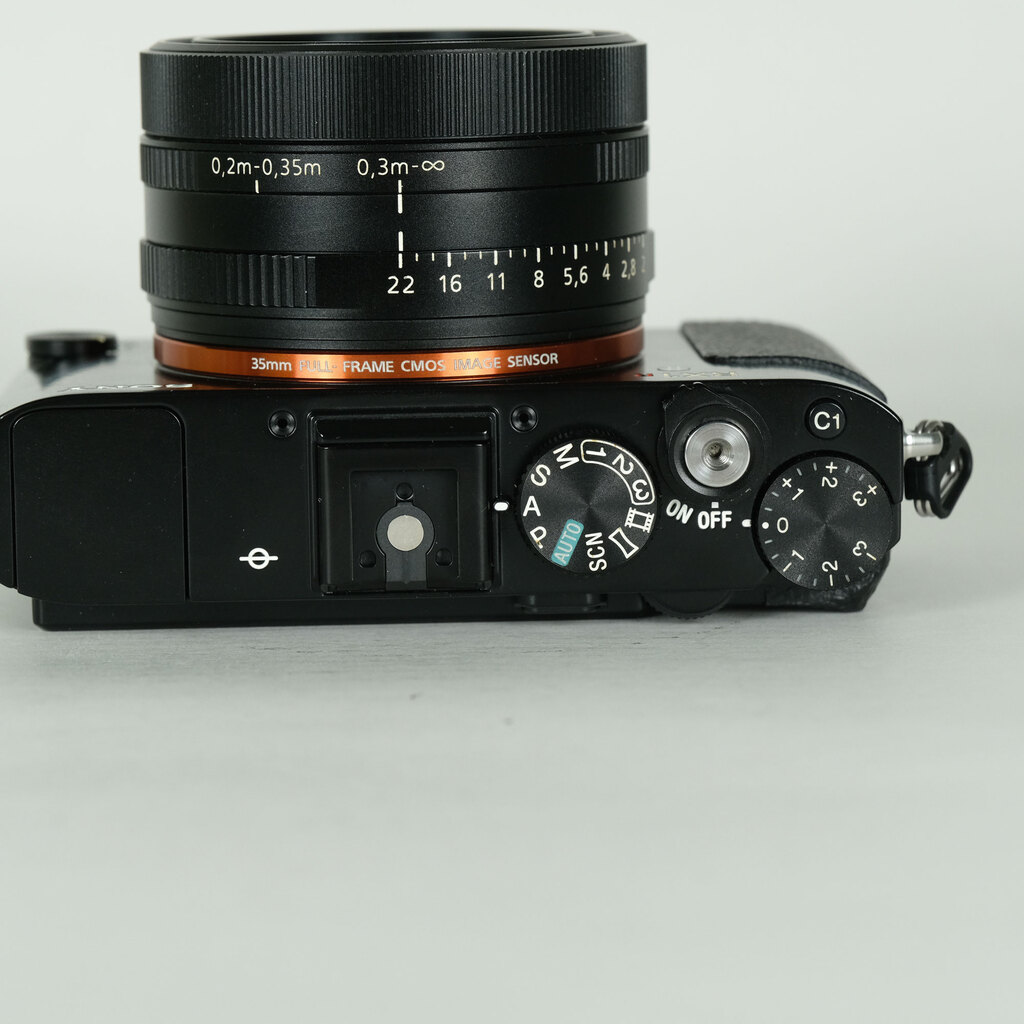 SONY Cyber-shot DSC-RX1RM2の出品 | ONE SCENE（ワンシーン）