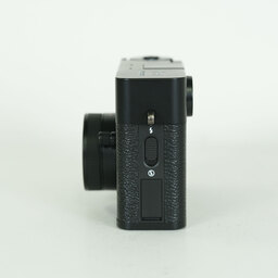 FUJIFILM X half X-HF1