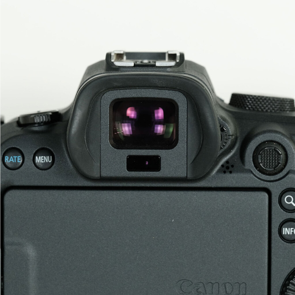 Canon EOS R6 Canon EOS R6