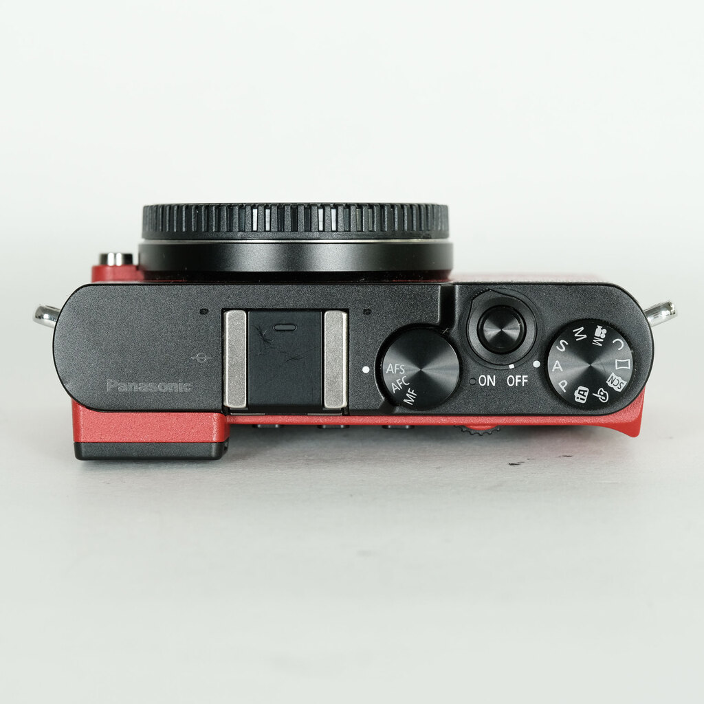 Panasonic LUMIX DMC-GM5ボディ レッド