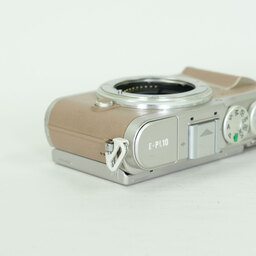 OLYMPUS PEN E-PL10